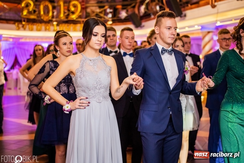 Zdjęcie w galerii na portalu naszraciborz.pl: Poloneza czas zacząć. Ekonomik bawi się w Acropolis w Pokrzywnicy FOTO i WIDEO wiadomości z regionu