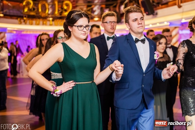 Zdjęcie w galerii na portalu naszraciborz.pl: Poloneza czas zacząć. Ekonomik bawi się w Acropolis w Pokrzywnicy FOTO i WIDEO wiadomości z regionu