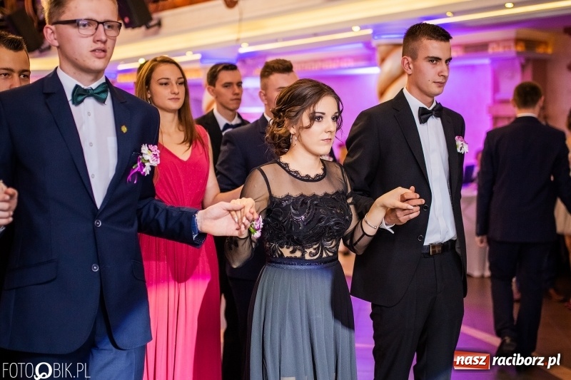 Zdjęcie w galerii na portalu naszraciborz.pl: Poloneza czas zacząć. Ekonomik bawi się w Acropolis w Pokrzywnicy FOTO i WIDEO wiadomości z regionu