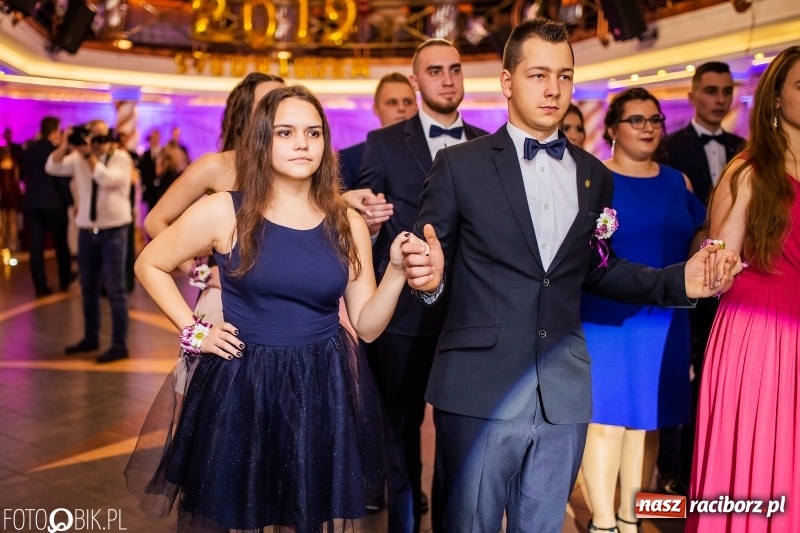 Zdjęcie w galerii na portalu naszraciborz.pl: Poloneza czas zacząć. Ekonomik bawi się w Acropolis w Pokrzywnicy FOTO i WIDEO wiadomości z regionu