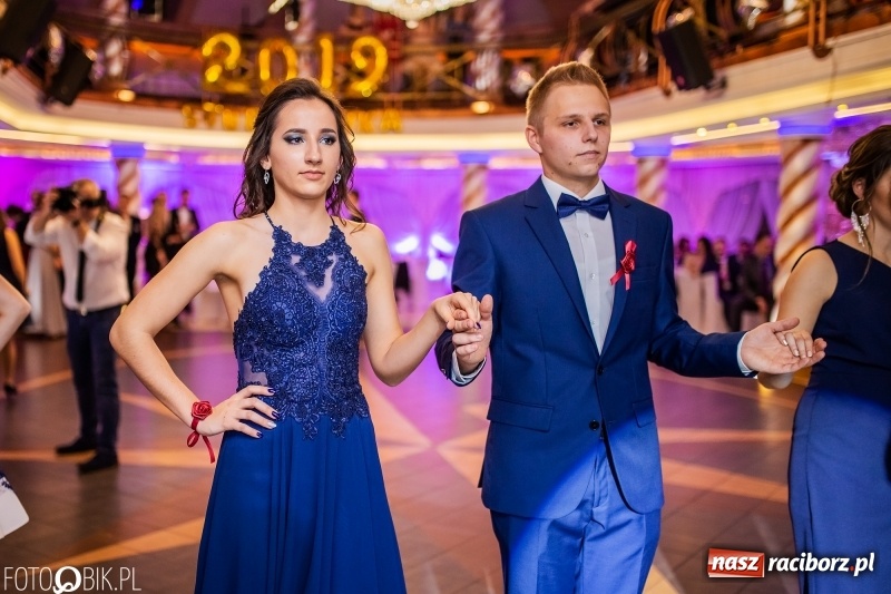 Zdjęcie w galerii na portalu naszraciborz.pl: Poloneza czas zacząć. Ekonomik bawi się w Acropolis w Pokrzywnicy FOTO i WIDEO wiadomości z regionu