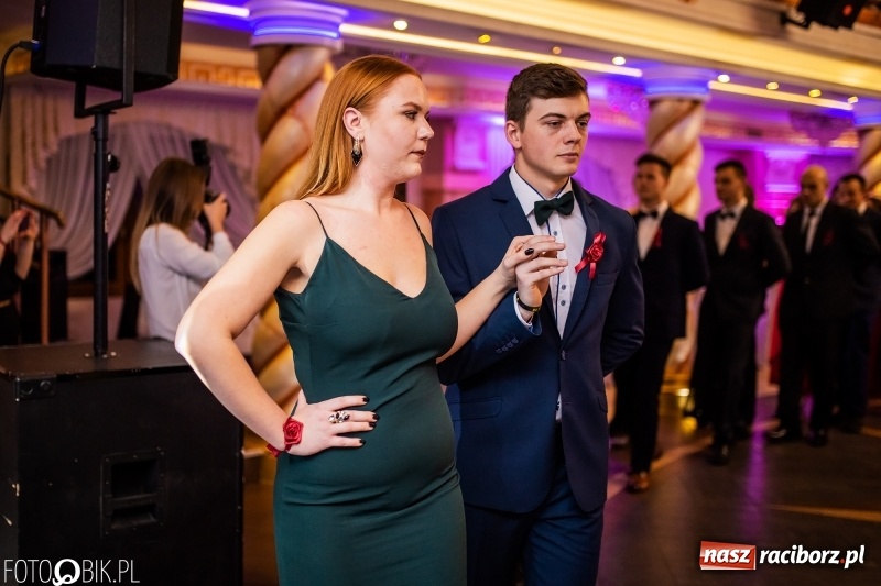 Zdjęcie w galerii na portalu naszraciborz.pl: Poloneza czas zacząć. Ekonomik bawi się w Acropolis w Pokrzywnicy FOTO i WIDEO wiadomości z regionu