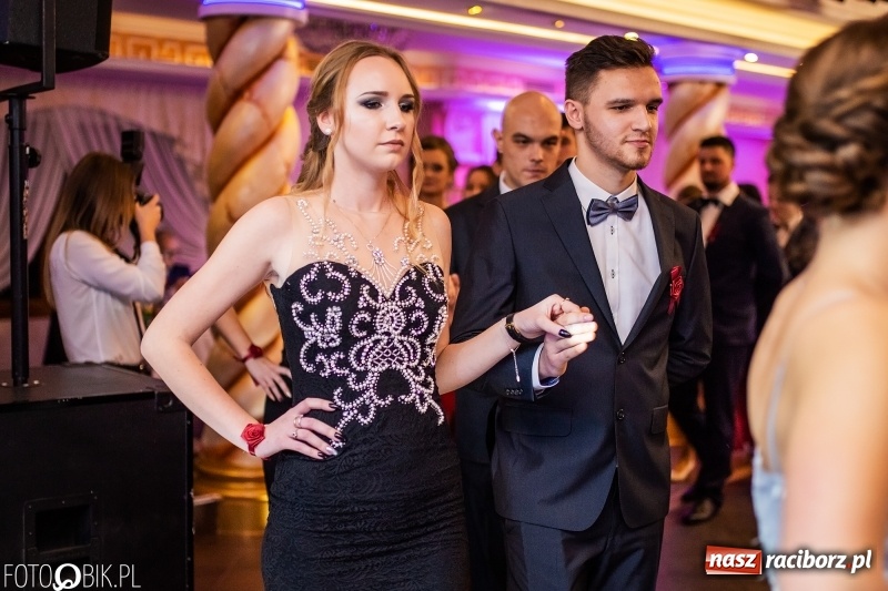 Zdjęcie w galerii na portalu naszraciborz.pl: Poloneza czas zacząć. Ekonomik bawi się w Acropolis w Pokrzywnicy FOTO i WIDEO wiadomości z regionu