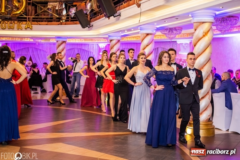 Zdjęcie w galerii na portalu naszraciborz.pl: Poloneza czas zacząć. Ekonomik bawi się w Acropolis w Pokrzywnicy FOTO i WIDEO wiadomości z regionu