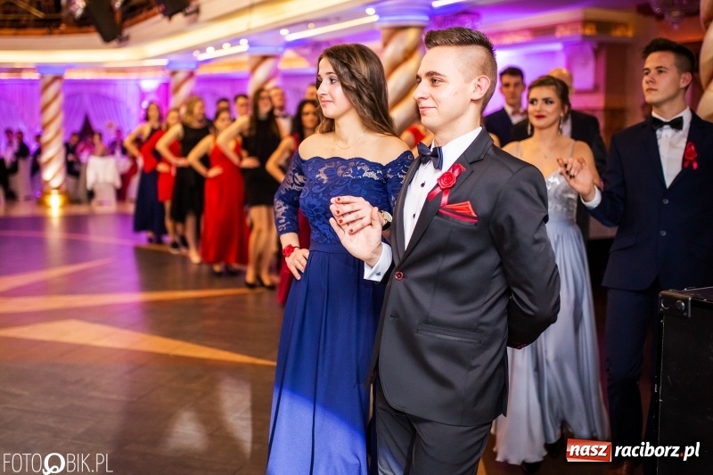 Zdjęcie w galerii na portalu naszraciborz.pl: Poloneza czas zacząć. Ekonomik bawi się w Acropolis w Pokrzywnicy FOTO i WIDEO wiadomości z regionu