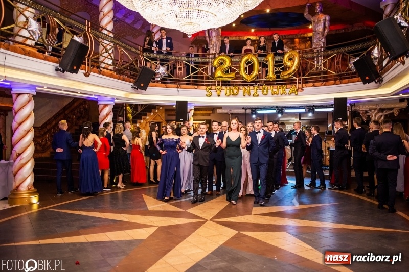 Zdjęcie w galerii na portalu naszraciborz.pl: Poloneza czas zacząć. Ekonomik bawi się w Acropolis w Pokrzywnicy FOTO i WIDEO wiadomości z regionu