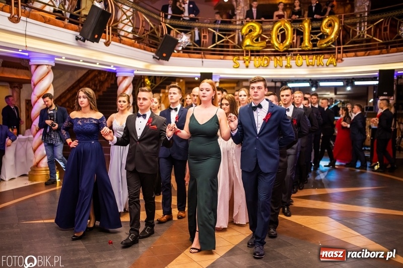 Zdjęcie w galerii na portalu naszraciborz.pl: Poloneza czas zacząć. Ekonomik bawi się w Acropolis w Pokrzywnicy FOTO i WIDEO wiadomości z regionu