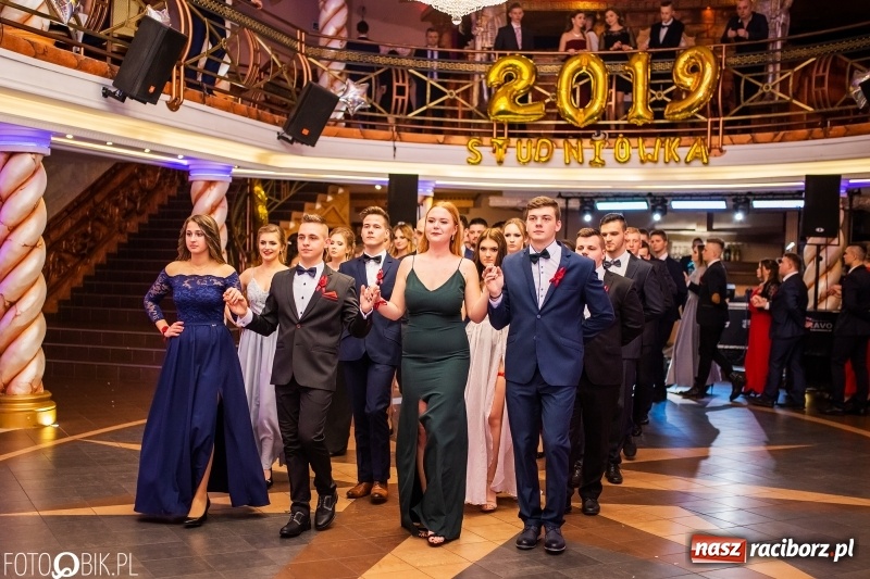 Zdjęcie w galerii na portalu naszraciborz.pl: Poloneza czas zacząć. Ekonomik bawi się w Acropolis w Pokrzywnicy FOTO i WIDEO wiadomości z regionu