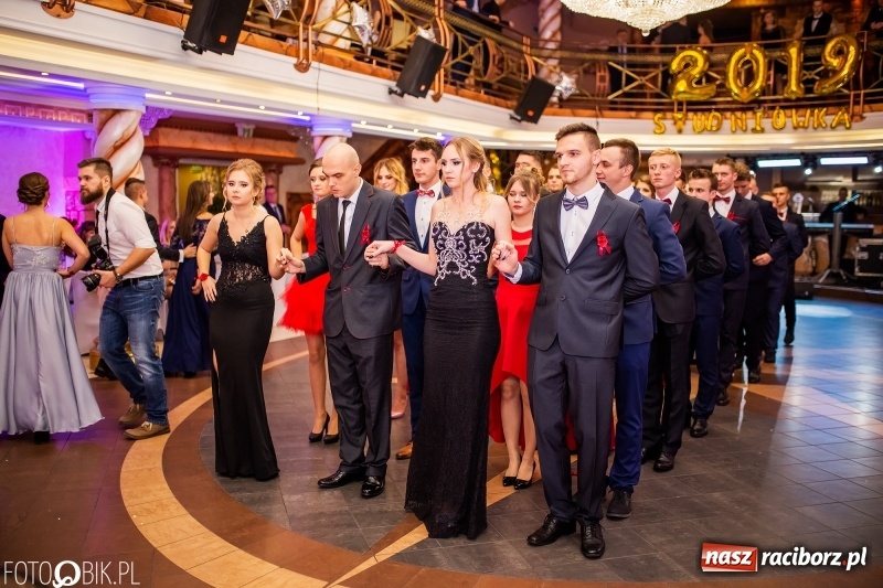 Zdjęcie w galerii na portalu naszraciborz.pl: Poloneza czas zacząć. Ekonomik bawi się w Acropolis w Pokrzywnicy FOTO i WIDEO wiadomości z regionu