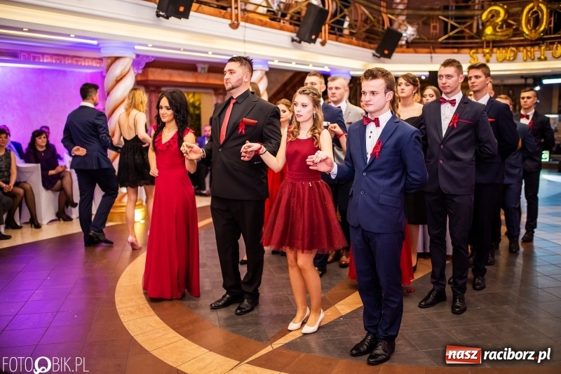 Zdjęcie w galerii na portalu naszraciborz.pl: Poloneza czas zacząć. Ekonomik bawi się w Acropolis w Pokrzywnicy FOTO i WIDEO wiadomości z regionu