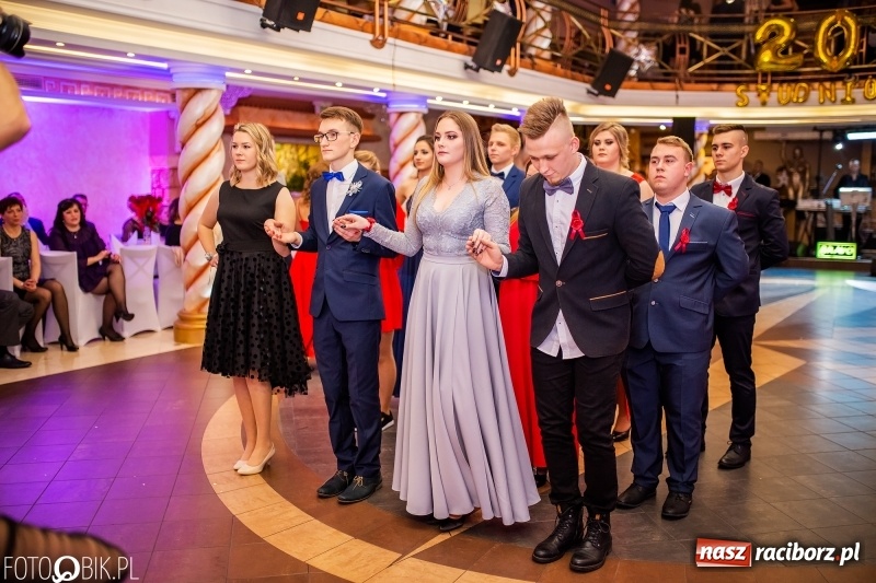 Zdjęcie w galerii na portalu naszraciborz.pl: Poloneza czas zacząć. Ekonomik bawi się w Acropolis w Pokrzywnicy FOTO i WIDEO wiadomości z regionu