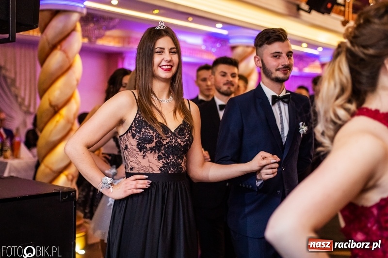 Zdjęcie w galerii na portalu naszraciborz.pl: Poloneza czas zacząć. Ekonomik bawi się w Acropolis w Pokrzywnicy FOTO i WIDEO wiadomości z regionu