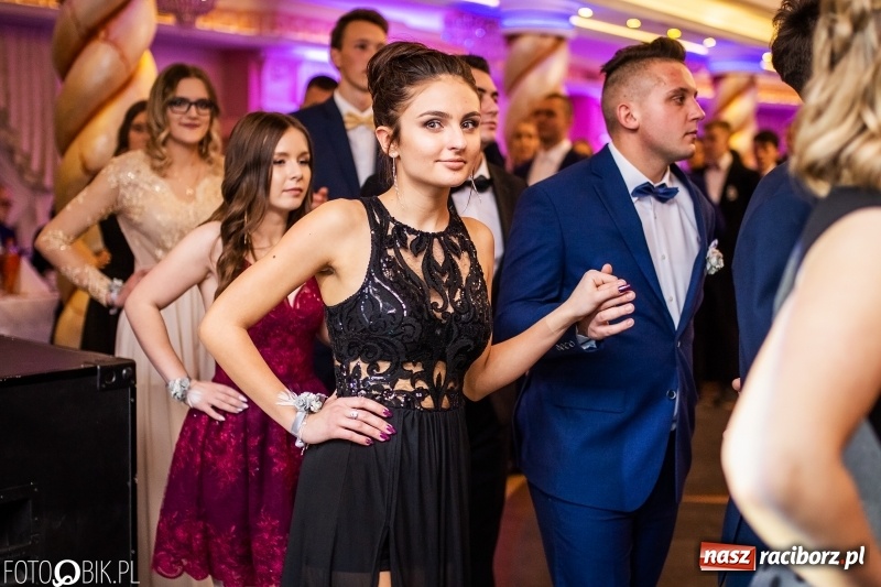 Zdjęcie w galerii na portalu naszraciborz.pl: Poloneza czas zacząć. Ekonomik bawi się w Acropolis w Pokrzywnicy FOTO i WIDEO wiadomości z regionu