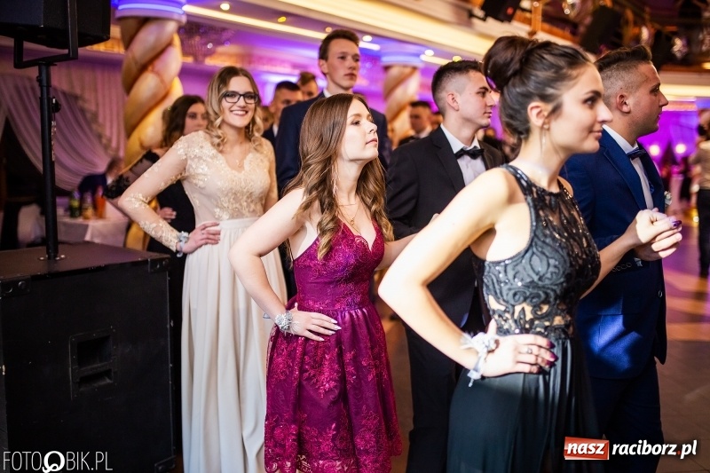 Zdjęcie w galerii na portalu naszraciborz.pl: Poloneza czas zacząć. Ekonomik bawi się w Acropolis w Pokrzywnicy FOTO i WIDEO wiadomości z regionu