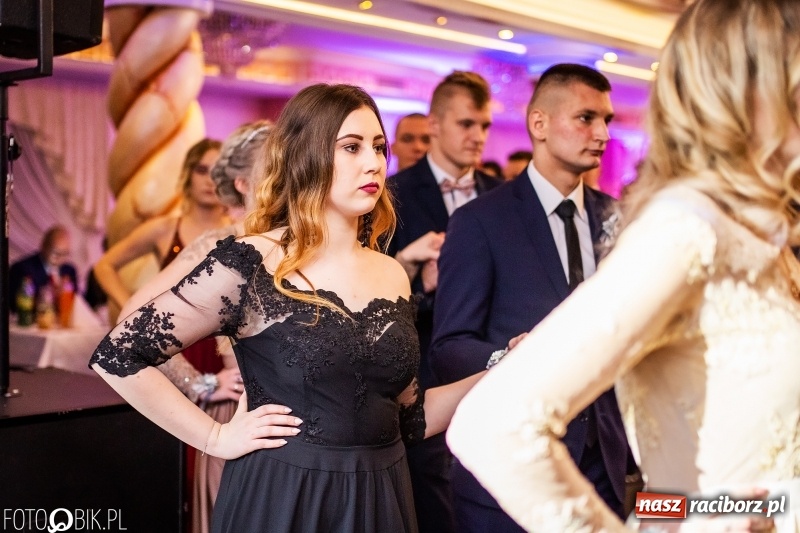 Zdjęcie w galerii na portalu naszraciborz.pl: Poloneza czas zacząć. Ekonomik bawi się w Acropolis w Pokrzywnicy FOTO i WIDEO wiadomości z regionu