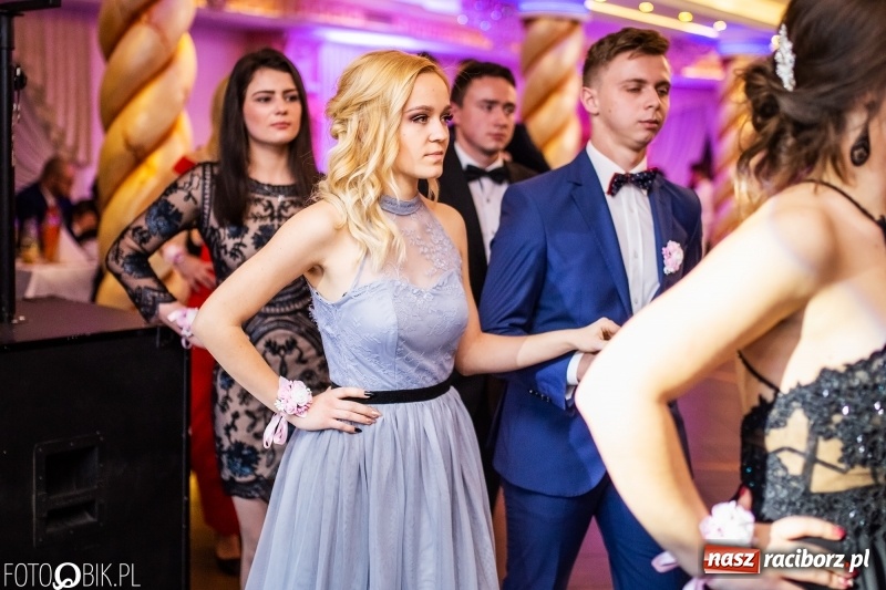 Zdjęcie w galerii na portalu naszraciborz.pl: Poloneza czas zacząć. Ekonomik bawi się w Acropolis w Pokrzywnicy FOTO i WIDEO wiadomości z regionu