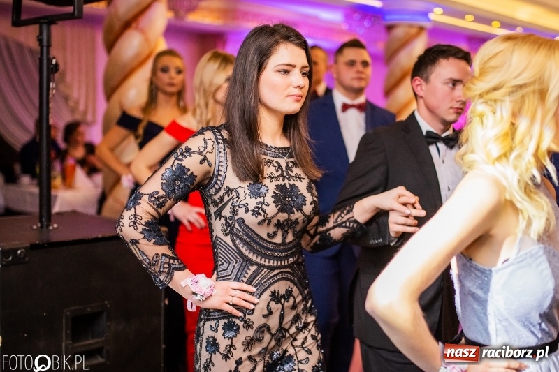 Zdjęcie w galerii na portalu naszraciborz.pl: Poloneza czas zacząć. Ekonomik bawi się w Acropolis w Pokrzywnicy FOTO i WIDEO wiadomości z regionu