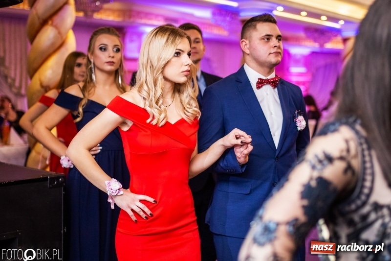 Zdjęcie w galerii na portalu naszraciborz.pl: Poloneza czas zacząć. Ekonomik bawi się w Acropolis w Pokrzywnicy FOTO i WIDEO wiadomości z regionu