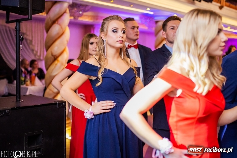 Zdjęcie w galerii na portalu naszraciborz.pl: Poloneza czas zacząć. Ekonomik bawi się w Acropolis w Pokrzywnicy FOTO i WIDEO wiadomości z regionu