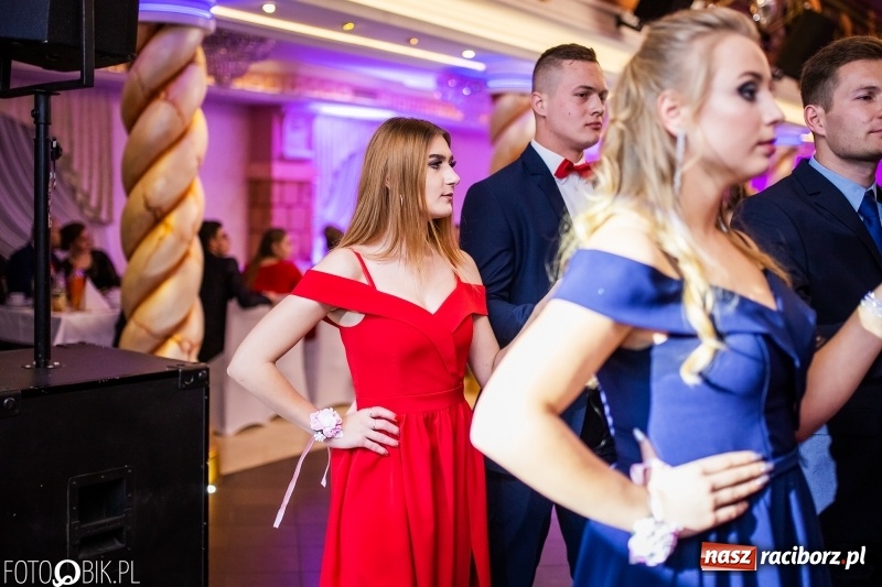 Zdjęcie w galerii na portalu naszraciborz.pl: Poloneza czas zacząć. Ekonomik bawi się w Acropolis w Pokrzywnicy FOTO i WIDEO wiadomości z regionu