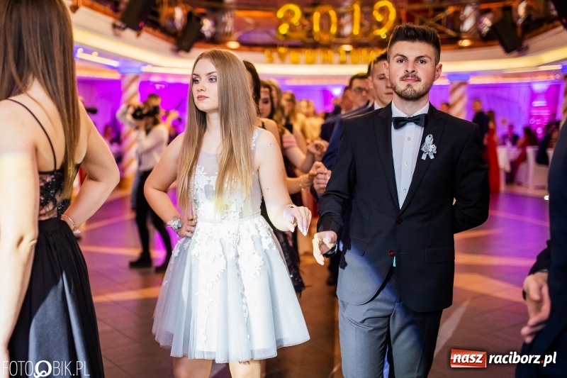 Zdjęcie w galerii na portalu naszraciborz.pl: Poloneza czas zacząć. Ekonomik bawi się w Acropolis w Pokrzywnicy FOTO i WIDEO wiadomości z regionu