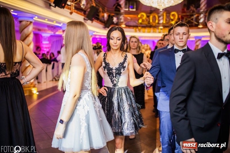 Zdjęcie w galerii na portalu naszraciborz.pl: Poloneza czas zacząć. Ekonomik bawi się w Acropolis w Pokrzywnicy FOTO i WIDEO wiadomości z regionu