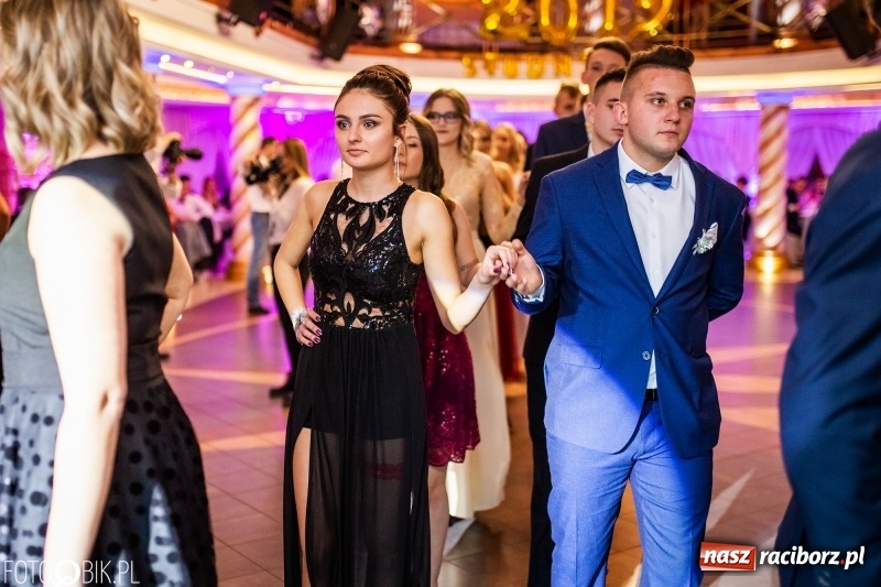 Zdjęcie w galerii na portalu naszraciborz.pl: Poloneza czas zacząć. Ekonomik bawi się w Acropolis w Pokrzywnicy FOTO i WIDEO wiadomości z regionu