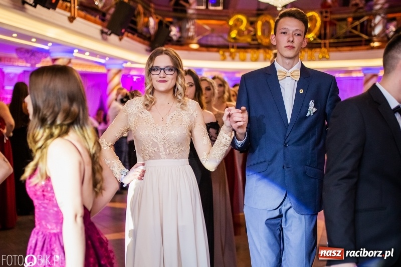 Zdjęcie w galerii na portalu naszraciborz.pl: Poloneza czas zacząć. Ekonomik bawi się w Acropolis w Pokrzywnicy FOTO i WIDEO wiadomości z regionu