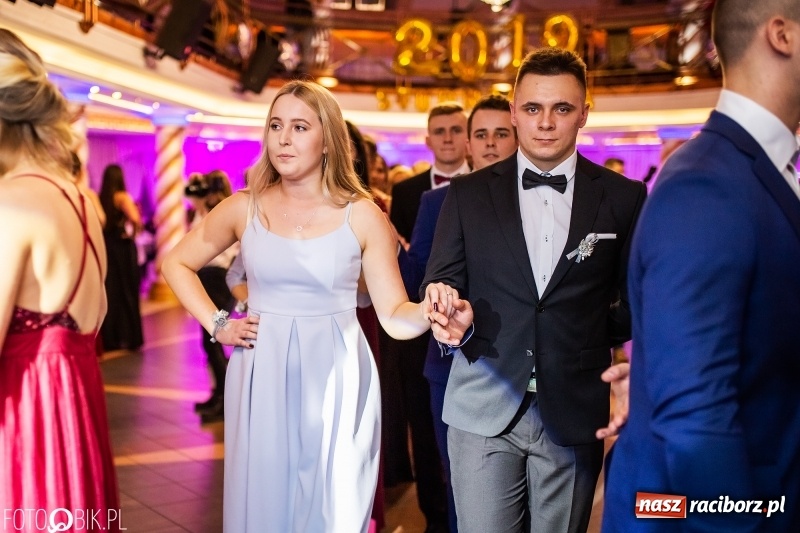 Zdjęcie w galerii na portalu naszraciborz.pl: Poloneza czas zacząć. Ekonomik bawi się w Acropolis w Pokrzywnicy FOTO i WIDEO wiadomości z regionu