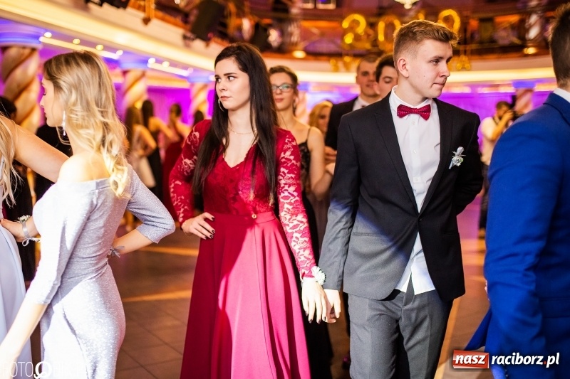 Zdjęcie w galerii na portalu naszraciborz.pl: Poloneza czas zacząć. Ekonomik bawi się w Acropolis w Pokrzywnicy FOTO i WIDEO wiadomości z regionu