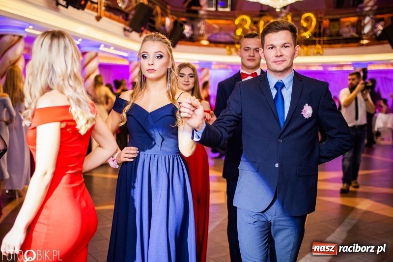 Zdjęcie w galerii na portalu naszraciborz.pl: Poloneza czas zacząć. Ekonomik bawi się w Acropolis w Pokrzywnicy FOTO i WIDEO wiadomości z regionu