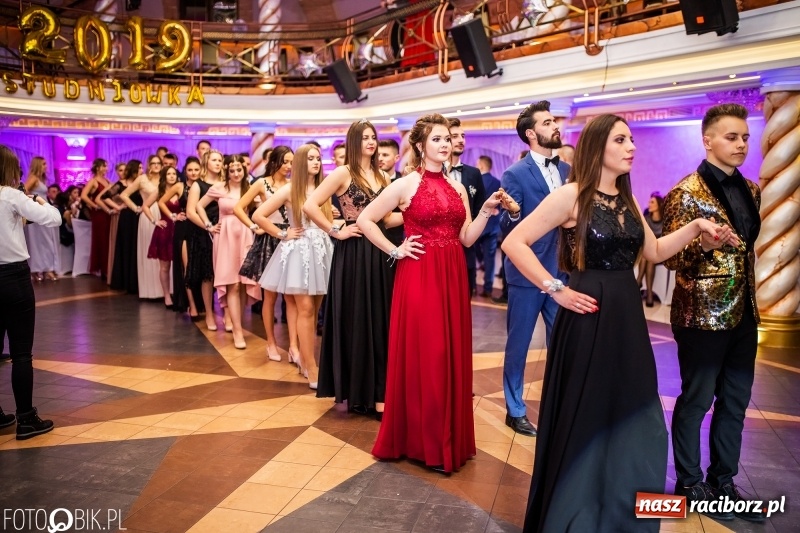 Zdjęcie w galerii na portalu naszraciborz.pl: Poloneza czas zacząć. Ekonomik bawi się w Acropolis w Pokrzywnicy FOTO i WIDEO wiadomości z regionu