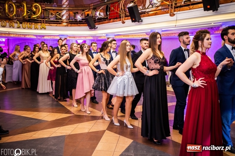 Zdjęcie w galerii na portalu naszraciborz.pl: Poloneza czas zacząć. Ekonomik bawi się w Acropolis w Pokrzywnicy FOTO i WIDEO wiadomości z regionu