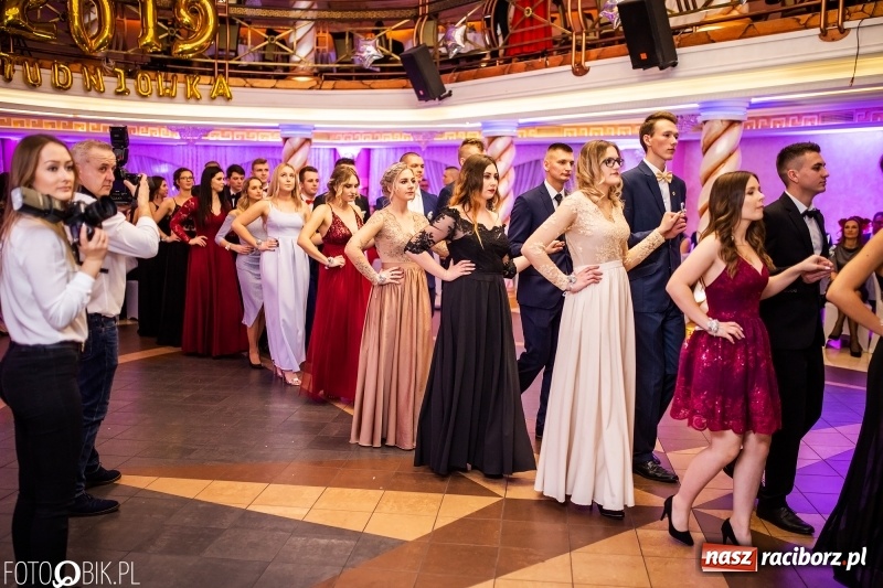 Zdjęcie w galerii na portalu naszraciborz.pl: Poloneza czas zacząć. Ekonomik bawi się w Acropolis w Pokrzywnicy FOTO i WIDEO wiadomości z regionu