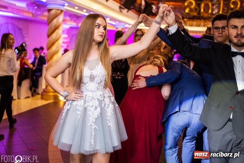 Zdjęcie w galerii na portalu naszraciborz.pl: Poloneza czas zacząć. Ekonomik bawi się w Acropolis w Pokrzywnicy FOTO i WIDEO wiadomości z regionu