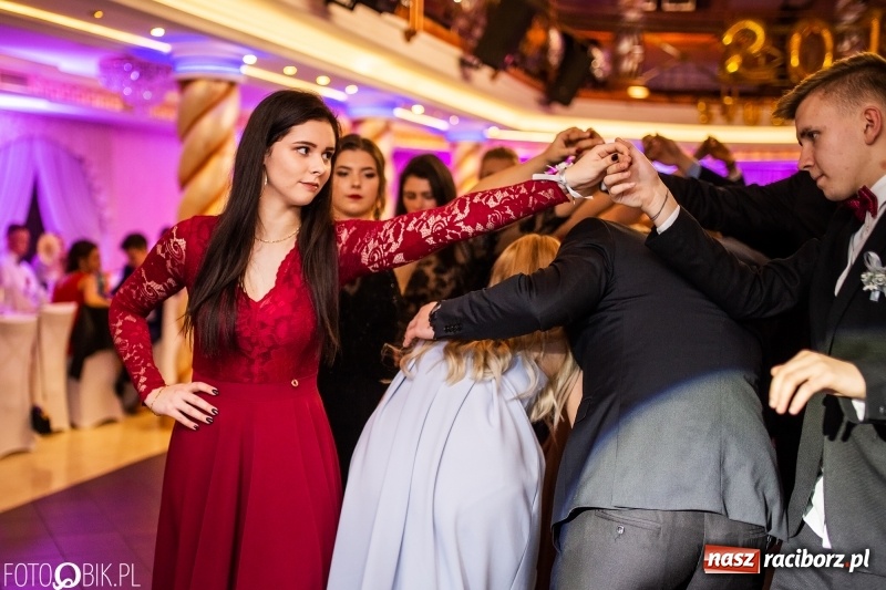 Zdjęcie w galerii na portalu naszraciborz.pl: Poloneza czas zacząć. Ekonomik bawi się w Acropolis w Pokrzywnicy FOTO i WIDEO wiadomości z regionu