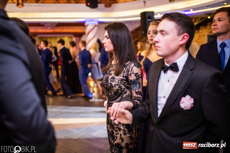 Zdjęcie w galerii na portalu naszraciborz.pl: Poloneza czas zacząć. Ekonomik bawi się w Acropolis w Pokrzywnicy FOTO i WIDEO wiadomości z regionu