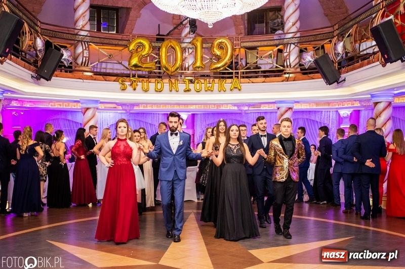 Zdjęcie w galerii na portalu naszraciborz.pl: Poloneza czas zacząć. Ekonomik bawi się w Acropolis w Pokrzywnicy FOTO i WIDEO wiadomości z regionu