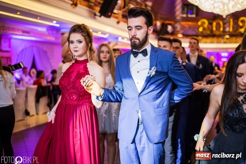 Zdjęcie w galerii na portalu naszraciborz.pl: Poloneza czas zacząć. Ekonomik bawi się w Acropolis w Pokrzywnicy FOTO i WIDEO wiadomości z regionu