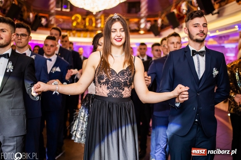 Zdjęcie w galerii na portalu naszraciborz.pl: Poloneza czas zacząć. Ekonomik bawi się w Acropolis w Pokrzywnicy FOTO i WIDEO wiadomości z regionu