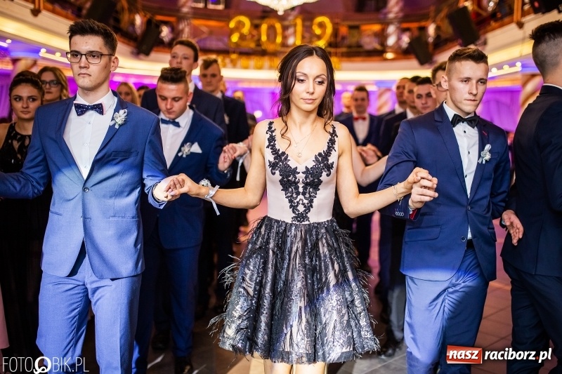 Zdjęcie w galerii na portalu naszraciborz.pl: Poloneza czas zacząć. Ekonomik bawi się w Acropolis w Pokrzywnicy FOTO i WIDEO wiadomości z regionu