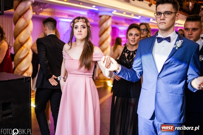 Zdjęcie w galerii na portalu naszraciborz.pl: Poloneza czas zacząć. Ekonomik bawi się w Acropolis w Pokrzywnicy FOTO i WIDEO wiadomości z regionu