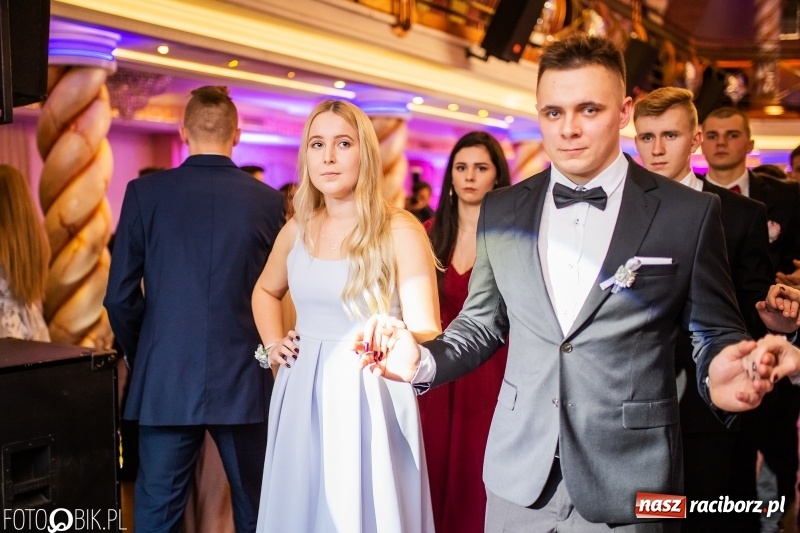 Zdjęcie w galerii na portalu naszraciborz.pl: Poloneza czas zacząć. Ekonomik bawi się w Acropolis w Pokrzywnicy FOTO i WIDEO wiadomości z regionu