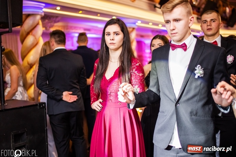 Zdjęcie w galerii na portalu naszraciborz.pl: Poloneza czas zacząć. Ekonomik bawi się w Acropolis w Pokrzywnicy FOTO i WIDEO wiadomości z regionu