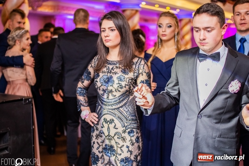 Zdjęcie w galerii na portalu naszraciborz.pl: Poloneza czas zacząć. Ekonomik bawi się w Acropolis w Pokrzywnicy FOTO i WIDEO wiadomości z regionu