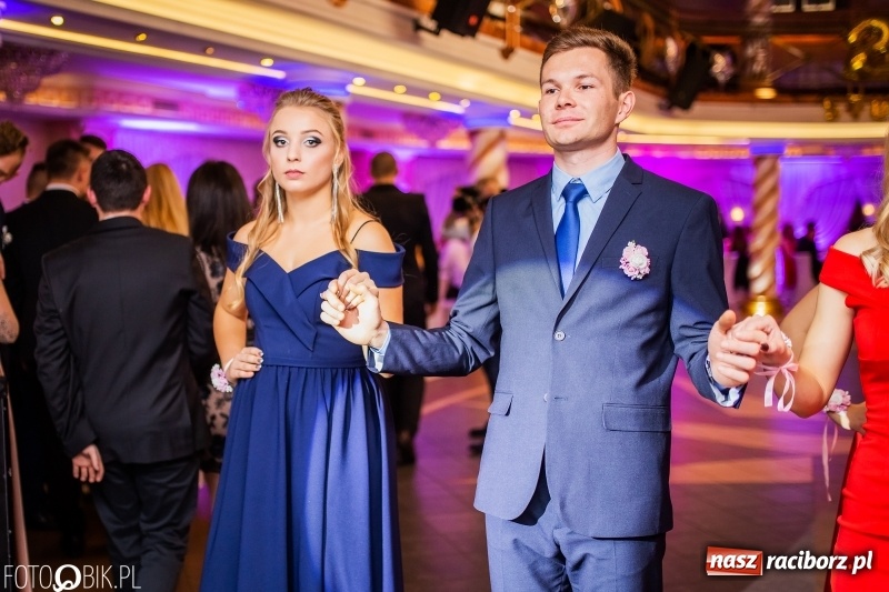 Zdjęcie w galerii na portalu naszraciborz.pl: Poloneza czas zacząć. Ekonomik bawi się w Acropolis w Pokrzywnicy FOTO i WIDEO wiadomości z regionu