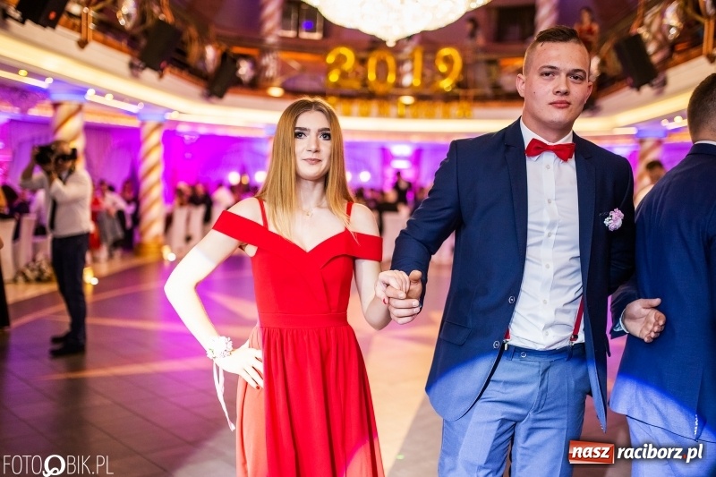 Zdjęcie w galerii na portalu naszraciborz.pl: Poloneza czas zacząć. Ekonomik bawi się w Acropolis w Pokrzywnicy FOTO i WIDEO wiadomości z regionu