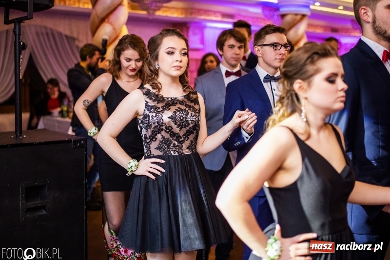 Zdjęcie w galerii na portalu naszraciborz.pl: Poloneza czas zacząć. Ekonomik bawi się w Acropolis w Pokrzywnicy FOTO i WIDEO wiadomości z regionu