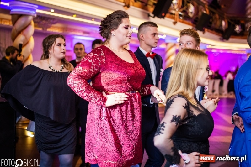 Zdjęcie w galerii na portalu naszraciborz.pl: Poloneza czas zacząć. Ekonomik bawi się w Acropolis w Pokrzywnicy FOTO i WIDEO wiadomości z regionu