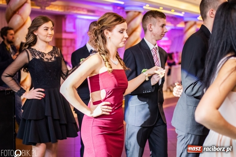 Zdjęcie w galerii na portalu naszraciborz.pl: Poloneza czas zacząć. Ekonomik bawi się w Acropolis w Pokrzywnicy FOTO i WIDEO wiadomości z regionu